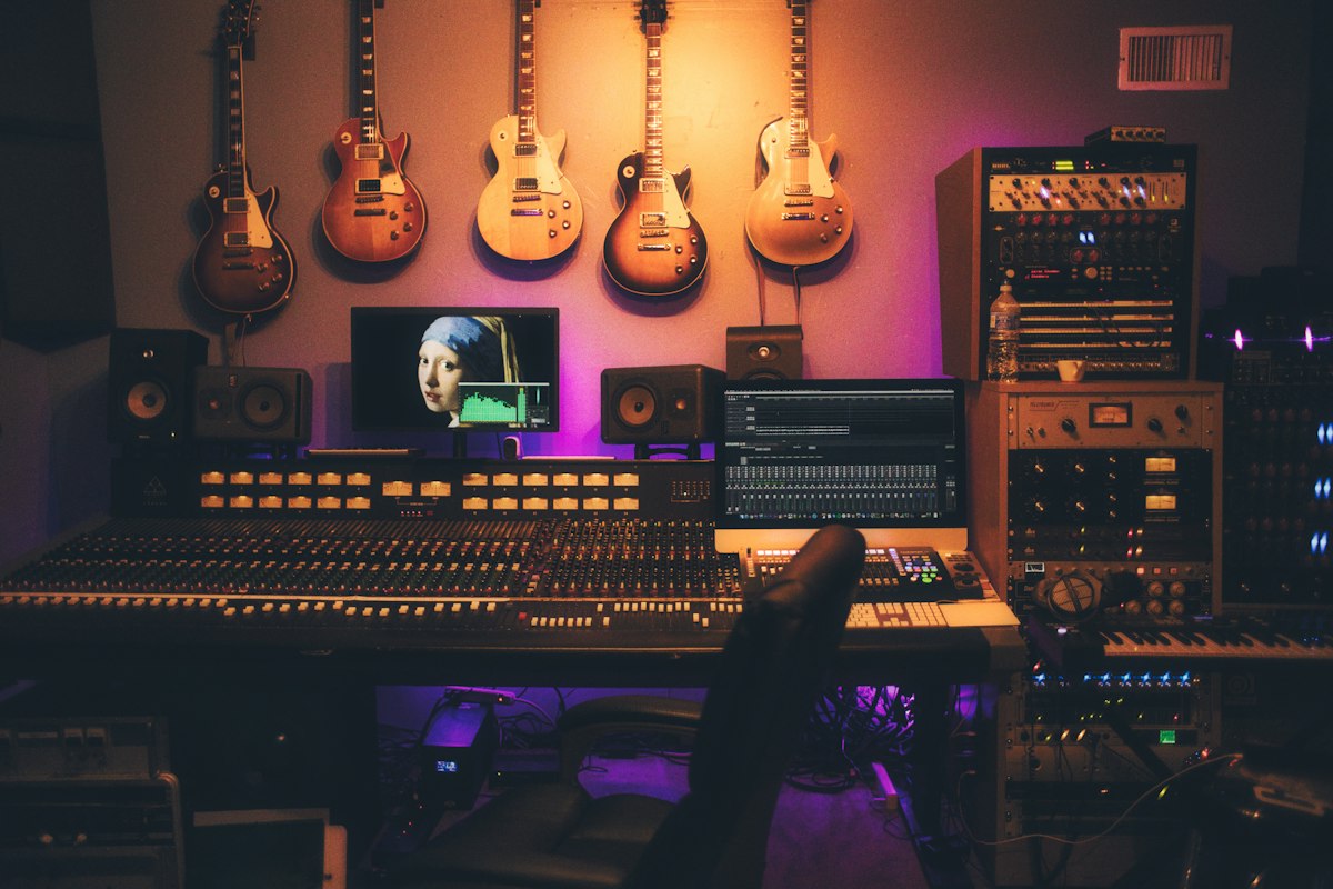 Voice2Day mixing console and audio engineer
